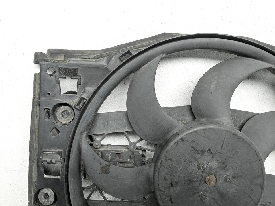 BMW 325XI 2003 radiador ventilador motor y cubierta 64-54-6-905-076 Foto 2 de 4