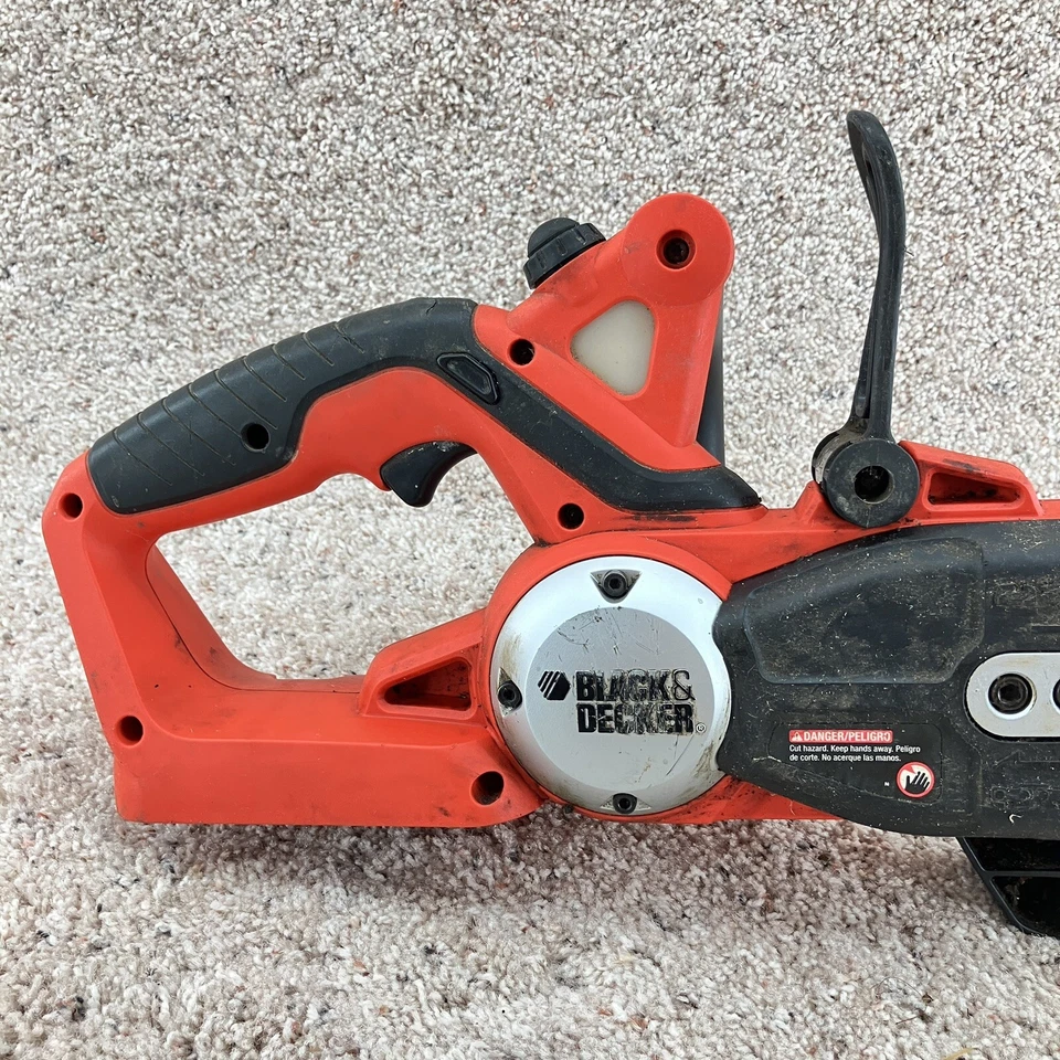 Black & Decker 18V Cordless Chainsaw 8" Blade CCS818 Tested TOOL ONLY NO BATTERY - Image 3 of 4