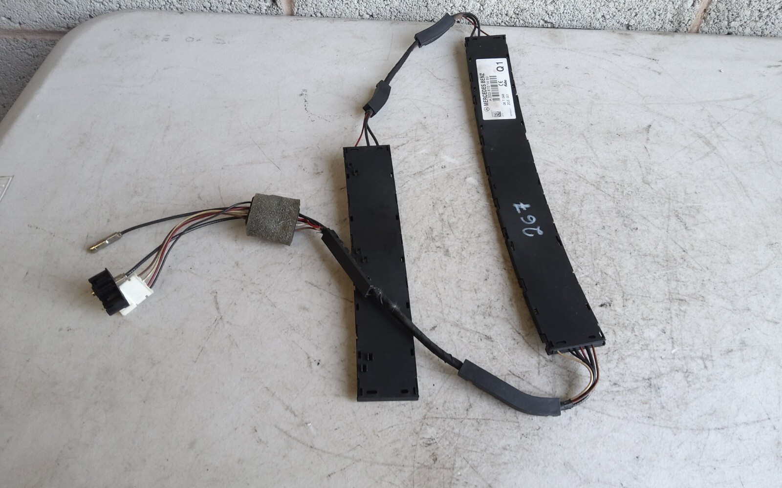 Antenna Amplifier A2038701489 Mercedes-Benz C Class W203 Saloon 