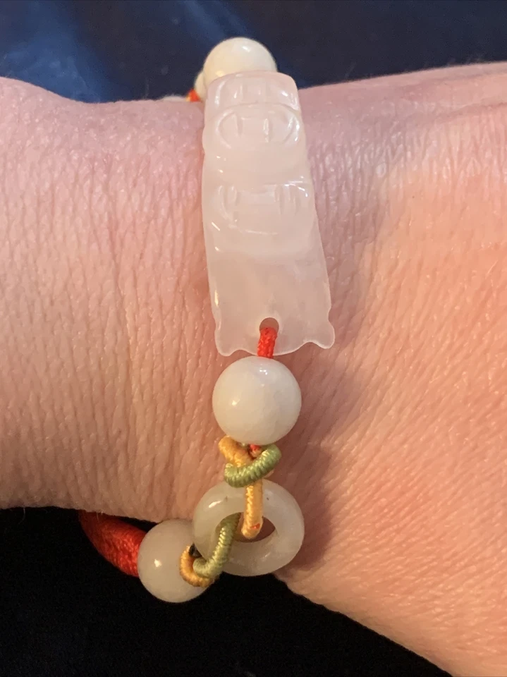 BRAZALETE DE CUENTAS BOLA BARRA TALLADA JADE VERDE BLANCO CHINO VINTAGE CORDÓN ROJO AJUSTABLE Foto 2 de 4