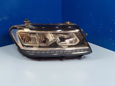 Volkswagen Tiguan 2018 Front right headlight headlamp 5NB941036B