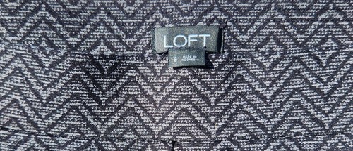 EUC - Women's LOFT Skinny Ankle Pant/Legging in Black/Gray Chevron - Size Small - Picture 4 of 4