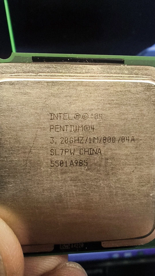 Processore Intel Pentium 4 SL7PW 3.20GHz 800MHz FSB 1MB Cache Socket 775 + Ram - Immagine 2 di 3