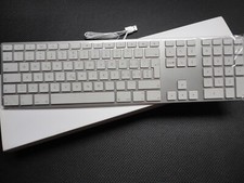Tastiera Apple Keyboard con tastierino numerico - Layout Francese Svizzero