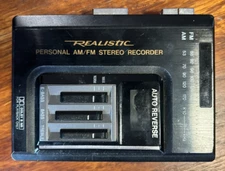Vintage Realistic SCR-26 Cassette Tape Player/Record FMAM Radio Walkman 14-1078