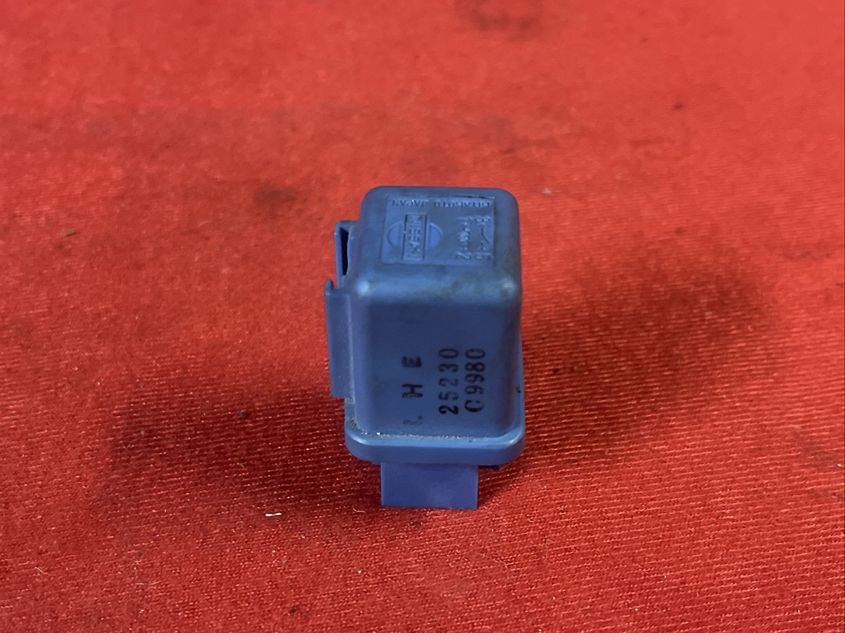 1984-1996 Nissan Z31 Z32 S13 S14 Fuse Relay Module Unit Blue