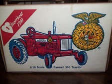 1/16 INTERNATIONAL FARMALL 350 WIDE FRONT IOWA Tractor FFA by ERTL ITEM# 4979TO 