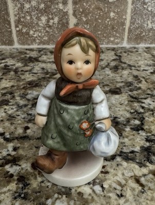 Goebel Germany Hummel Figurine #561 ''Grandma's Girl'' 4'' First Issue 1991