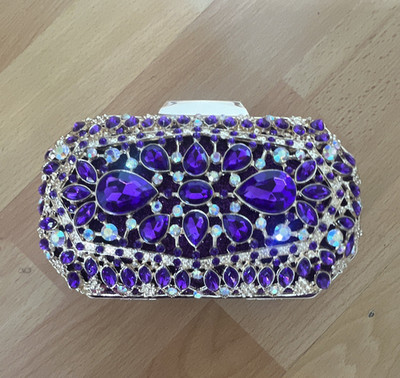 Damen Clutch lila Strass/Kristalle rechteckig Klappverschluss Kettenriemen