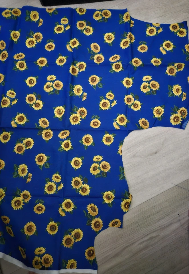 Lot Of 4 - 2 Joan Messmore Sunflower Cotton Fabric Green Red Gingham & 2 Others - Image 3 of 4