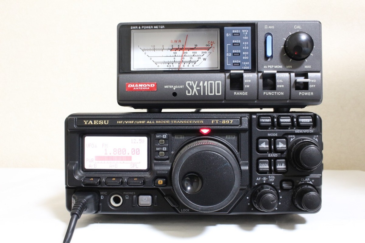 YAESU FT-897 トランシーバー YAESU FT-897 HF to 430MHz All Mode Transceiver Working