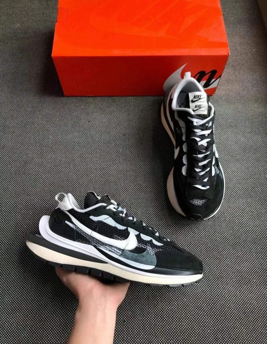 Size 10 - Nike sacai x VaporWaffle Black White for sale Size 10 - Nike sacai x VaporWaffle Black White for sale