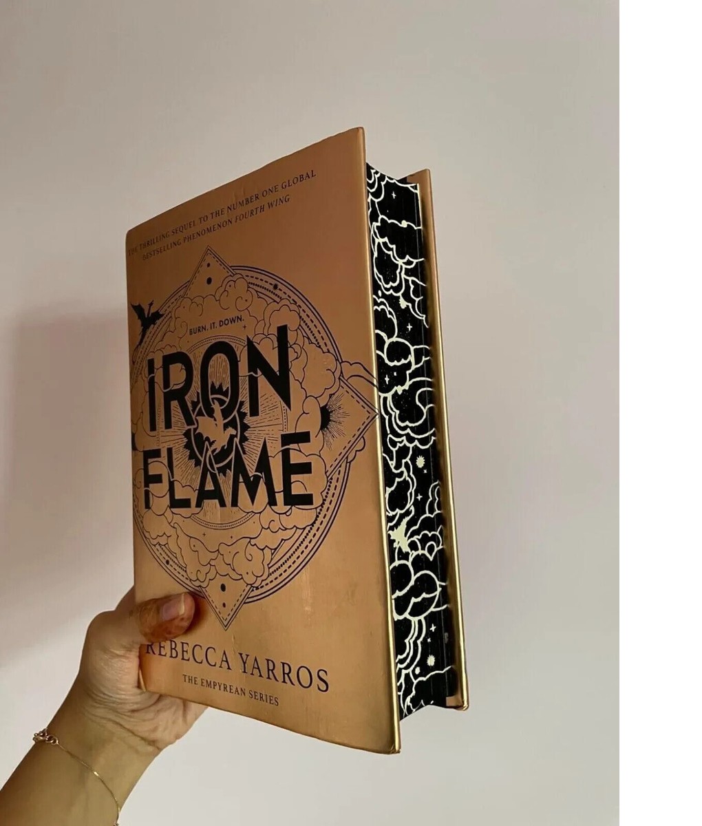 洋書 IRON FLAME - Rebecca Yarros Amazon.com: Iron Flame: THE NUMBER ONE BESTSELLING SEQUEL TO