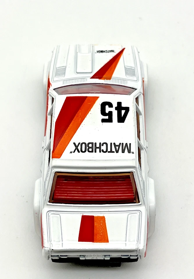 Matchbox MB9 Lesney 1982 Fiat Abarth White w/ Chrome Headlights Mint - Image 4 of 4