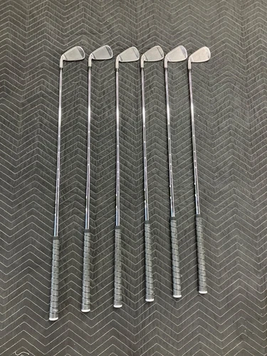 TaylorMade M2  Iron Set 5,6,7,8,9,P Reax Steel FST High Launch R Flex RH 88