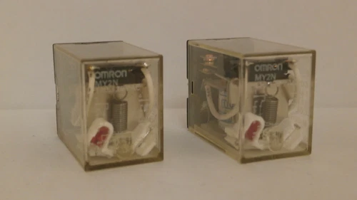 OMRON *SET OF 2* RELAYS 5 AMPS  110/120VAC   MY2N