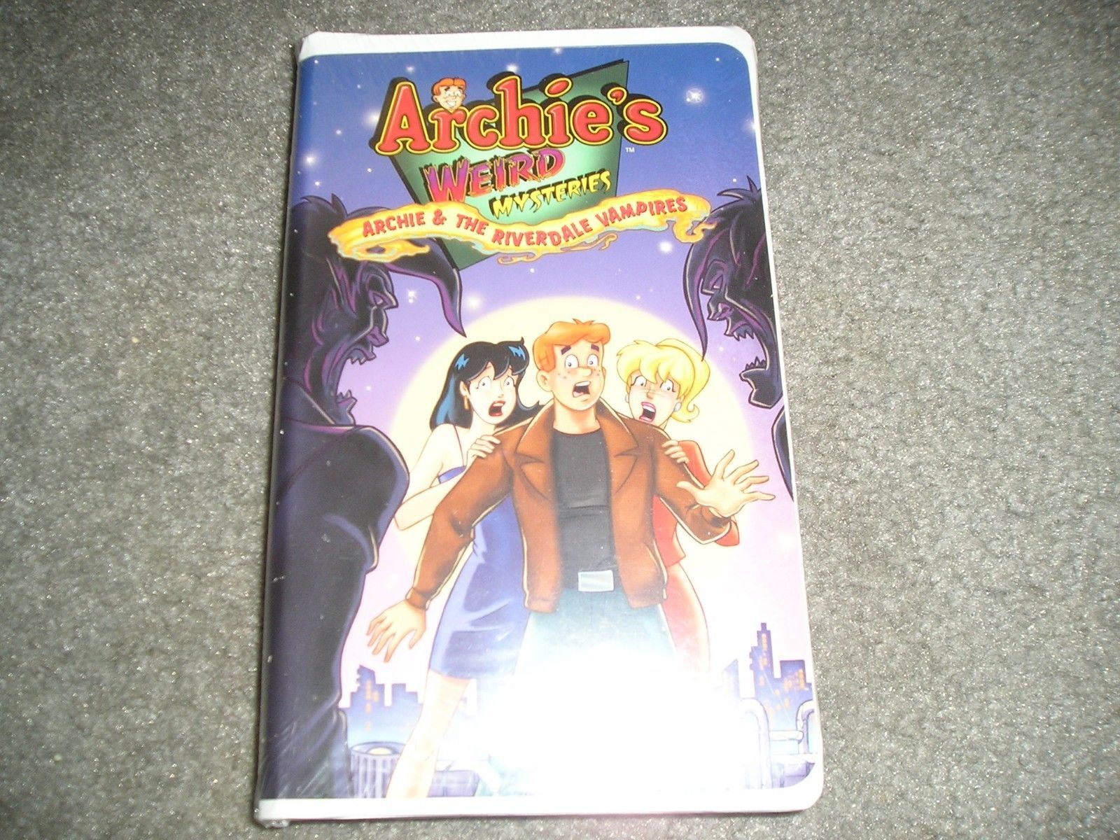 Archie's Weird Mysteries: Archie & The Riverdale Vampires (2000) VHS ...