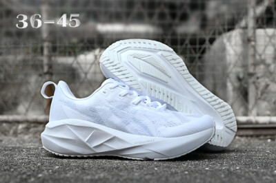 Novablast 5 Men Shoe Comfort Lifestyle Sneaker