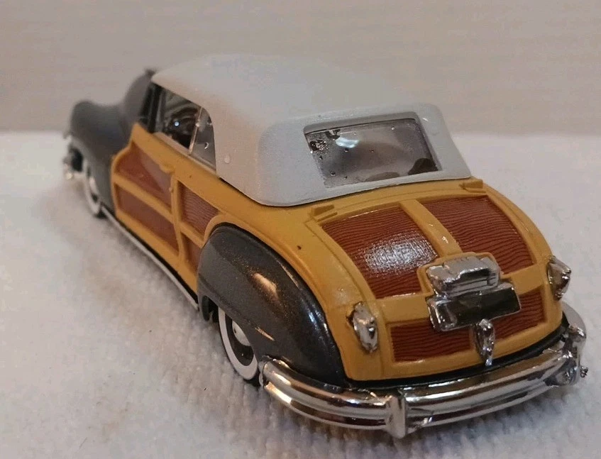 Винтажная модель кабриолета VITESSE Chrysler Town & Country масштаб 1:43 - Изображение 4 из 4