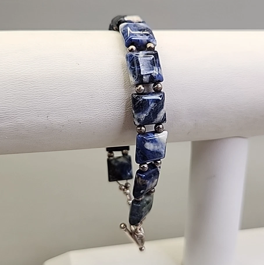Pulsera con Cuentas de Sodalita Azul Blanco Piedra Cuadrada Tono Plata 7.75" Foto 2 de 4