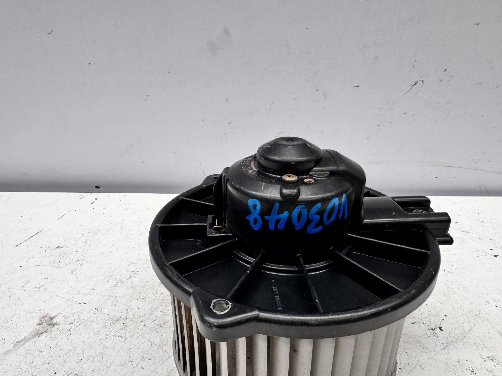 Toyota Prado Heater Fan Motor VZJ95 07/1996-07/1999 - thumbnail 2