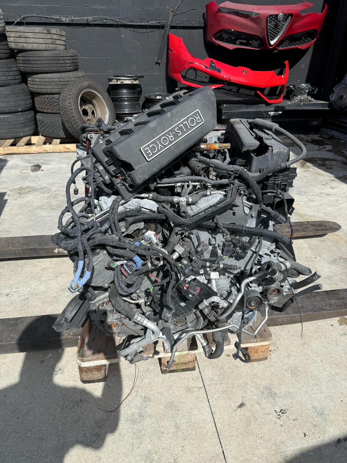 Rolls Royce Cullinan  6.8 V12 w/ transmission