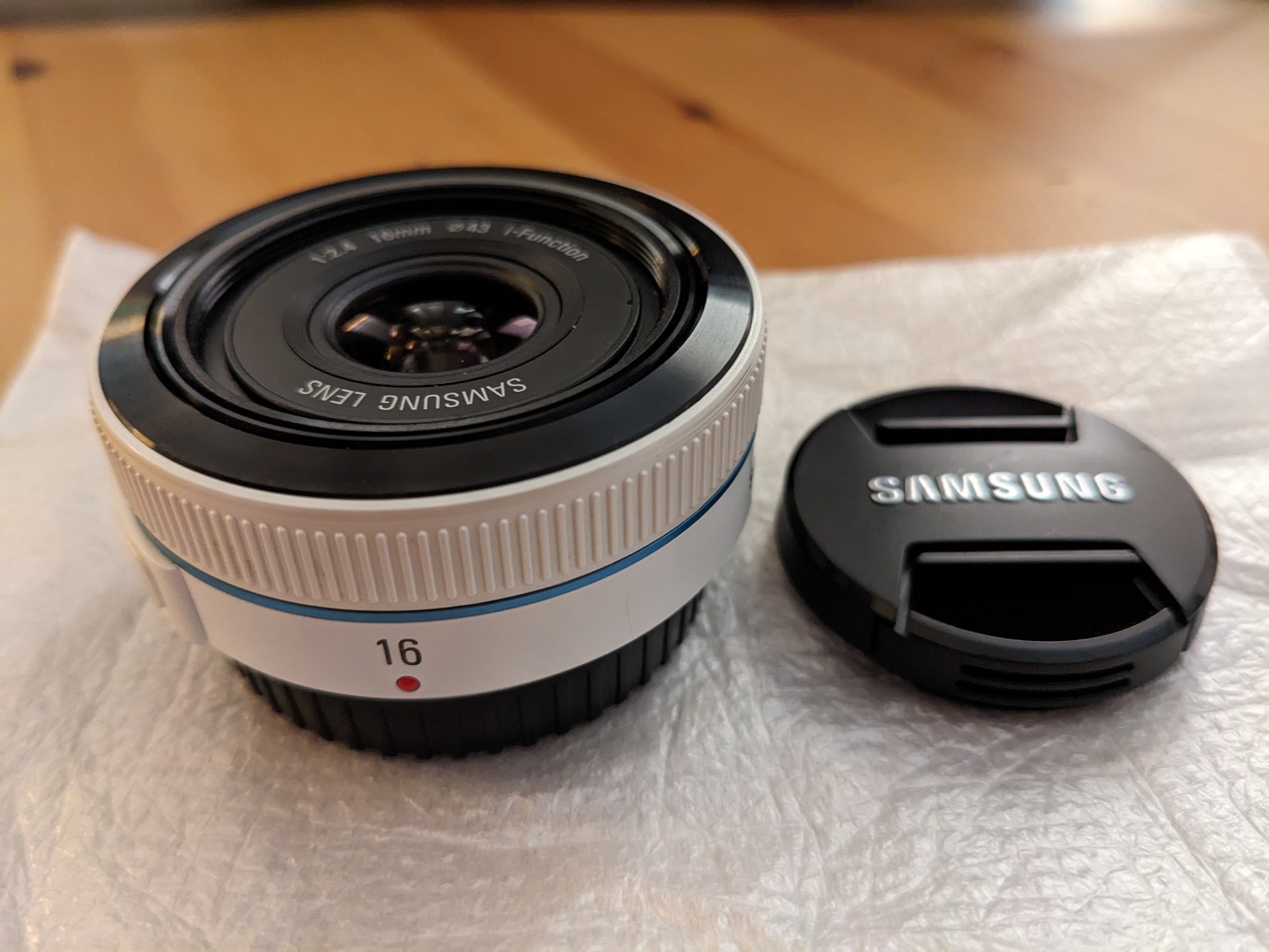 Obiettivo SAMSUNG NX bianco 16mm f2.4 PANCAKE GRANDANGOLARE perfetto