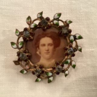 Antique Victorian Mourning Brooch Memorial Frame Photo Pin