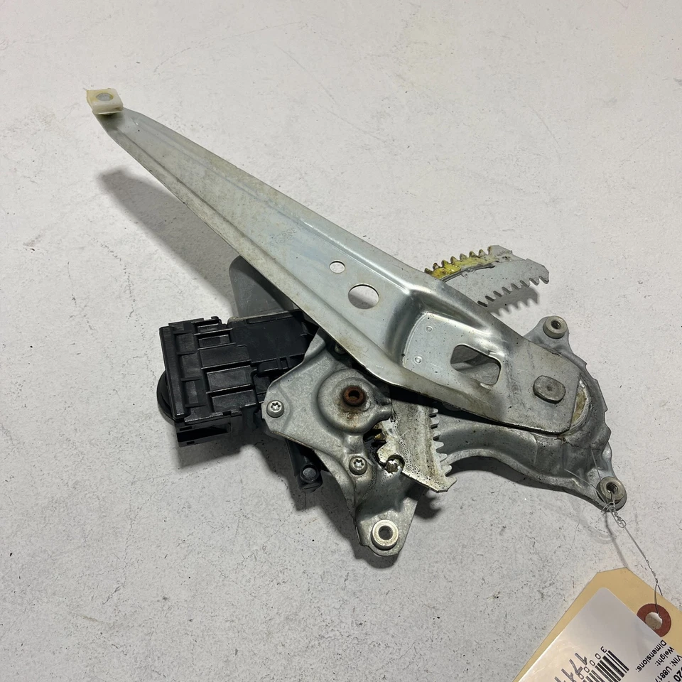 TOYOTA CAMRY 2018-2024 REAR PASSENGER SIDE DOOR WINDOW REGULATOR & MOTOR OEM - Image 4 of 4