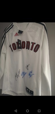Raptors Warm Up Longsleeve SMALL NEW WITH TAGS *SIGNED PLAYERS* AMIR JOHNSON