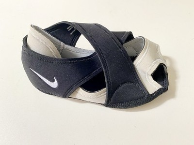1 Nike Studio Wrap Dance Yoga Fitness Black / White - Pure Platinum Medium Size