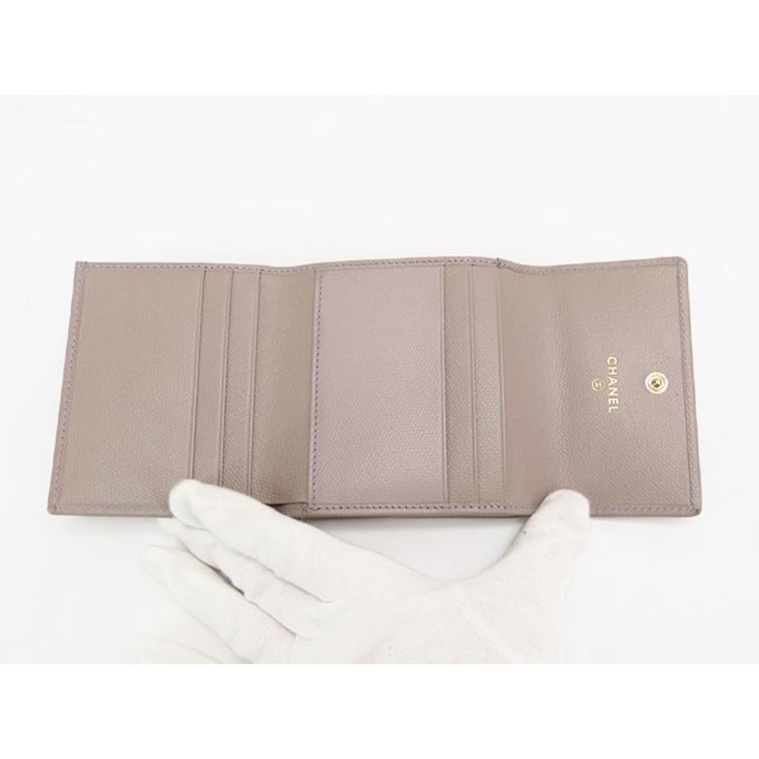 CHANEL Super  Condition  Coco Button W Hook Walle… - image 6