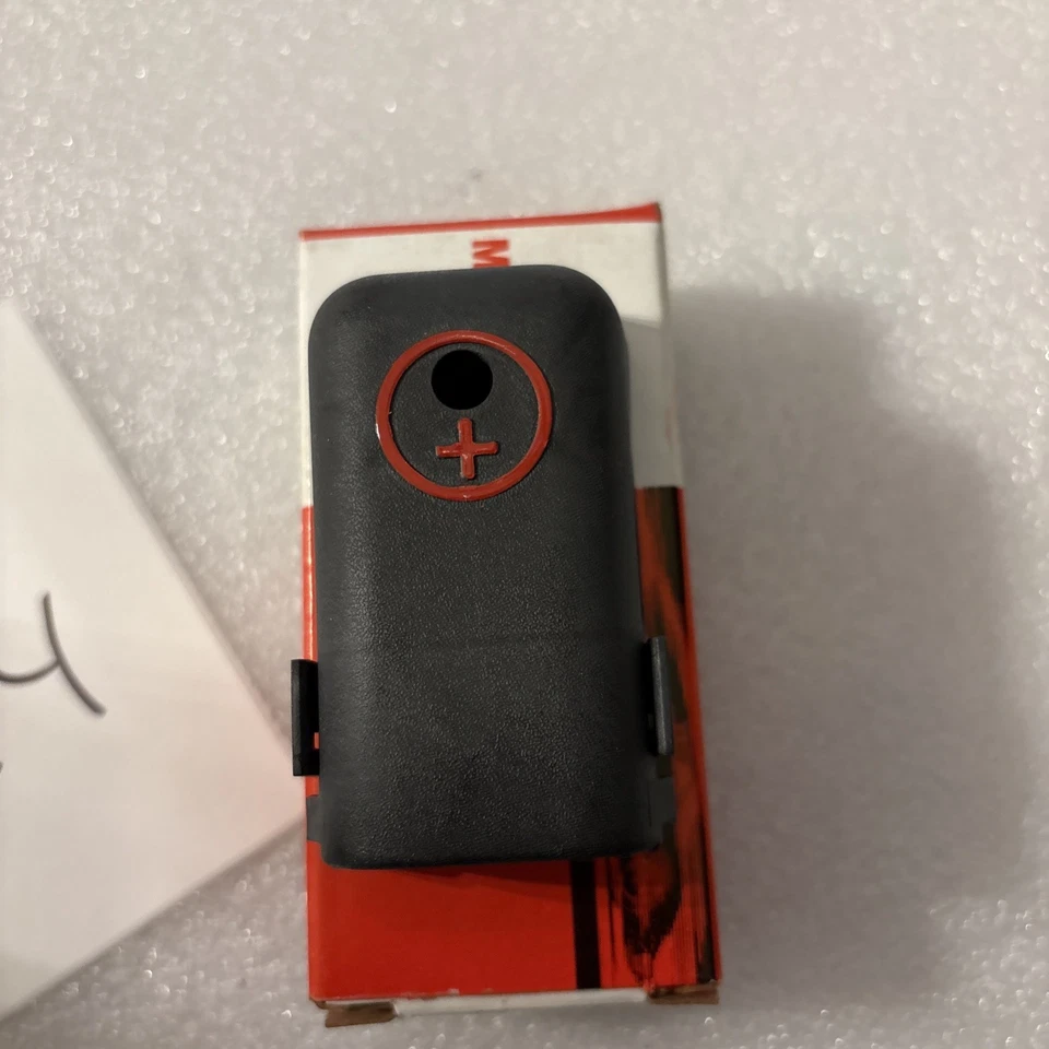 FORD MUSTANG GT BULLITT COBRA R SALEEN 1994-2002 NUEVO DE LOTE + CUBIERTA TERMINAL BATERÍA Foto 3 de 4