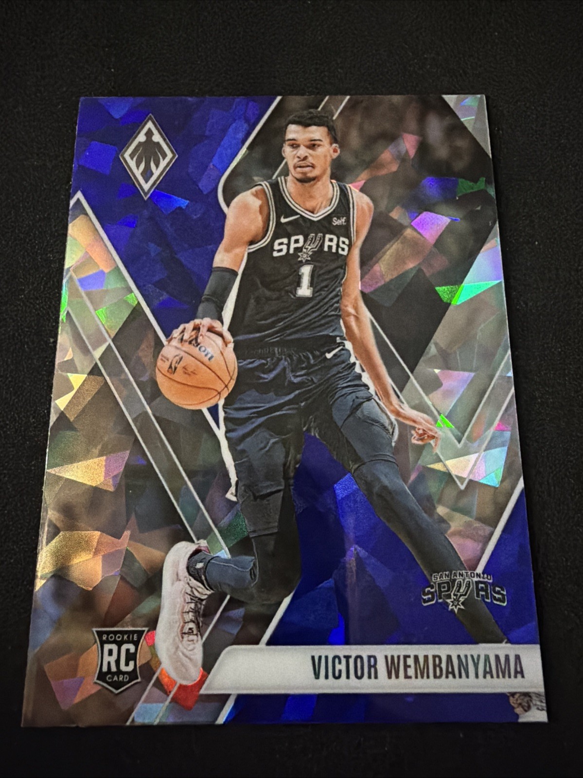 2023-24 Panini Phoenix - Rookies Victor Wembanyama #256 Blue Ice (RC)