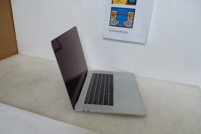 Apple MacBook Pro A1990 15