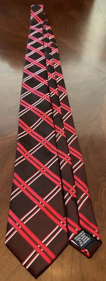 Pierre Cardin Black Red Hand Made 100% Polyester Men’s Neck Tie Made In China - Image 3 of 4