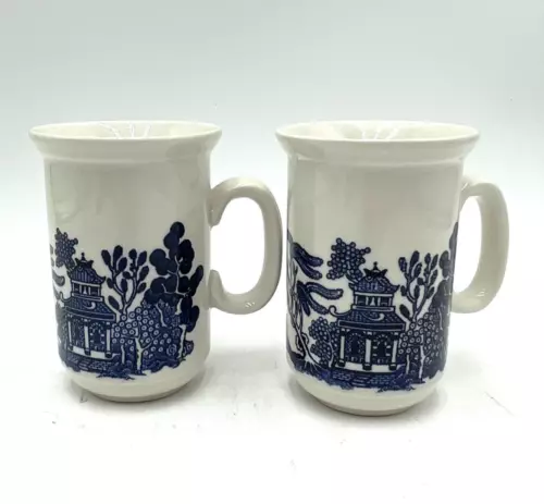 Vtg Pair Churchill England White & Blue Crackle Tea Cups Blue Willow Coffee Mugs