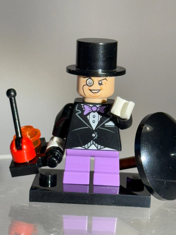 LEGO: "The Penguin" Minifig SuperheroesBatman II (sh0060) w/Accessories *NICE* - Image 2 of 4