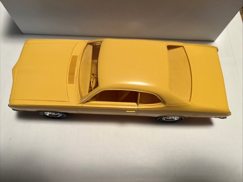 1975 Dodge Dart Sport Plastic Promo Model 1/25 Scale Yellow Blaze With Box - Picture 2 of 15