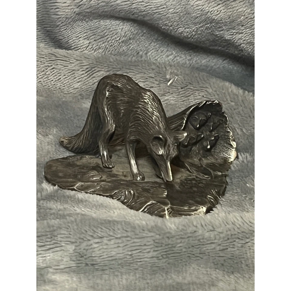 Estatuilla de zorro de peltre de colección escultura de vida silvestre de 3 pulgadas escena de bosque de metal fundido Foto 2 de 4