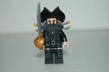 LEGO Captain Blackbeard minifigure poc007