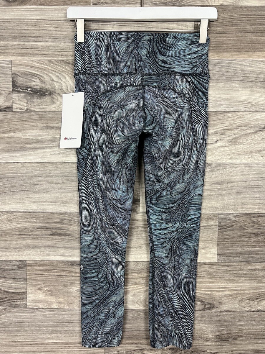 Lululemon Fast Free HR Crop 23” Nulux Size 4 Dimensional Icing