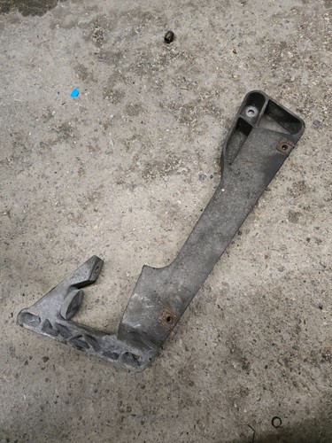 BMW 3er E46 325xi 330xi 330xd Getriebehalter Allrad 6750856