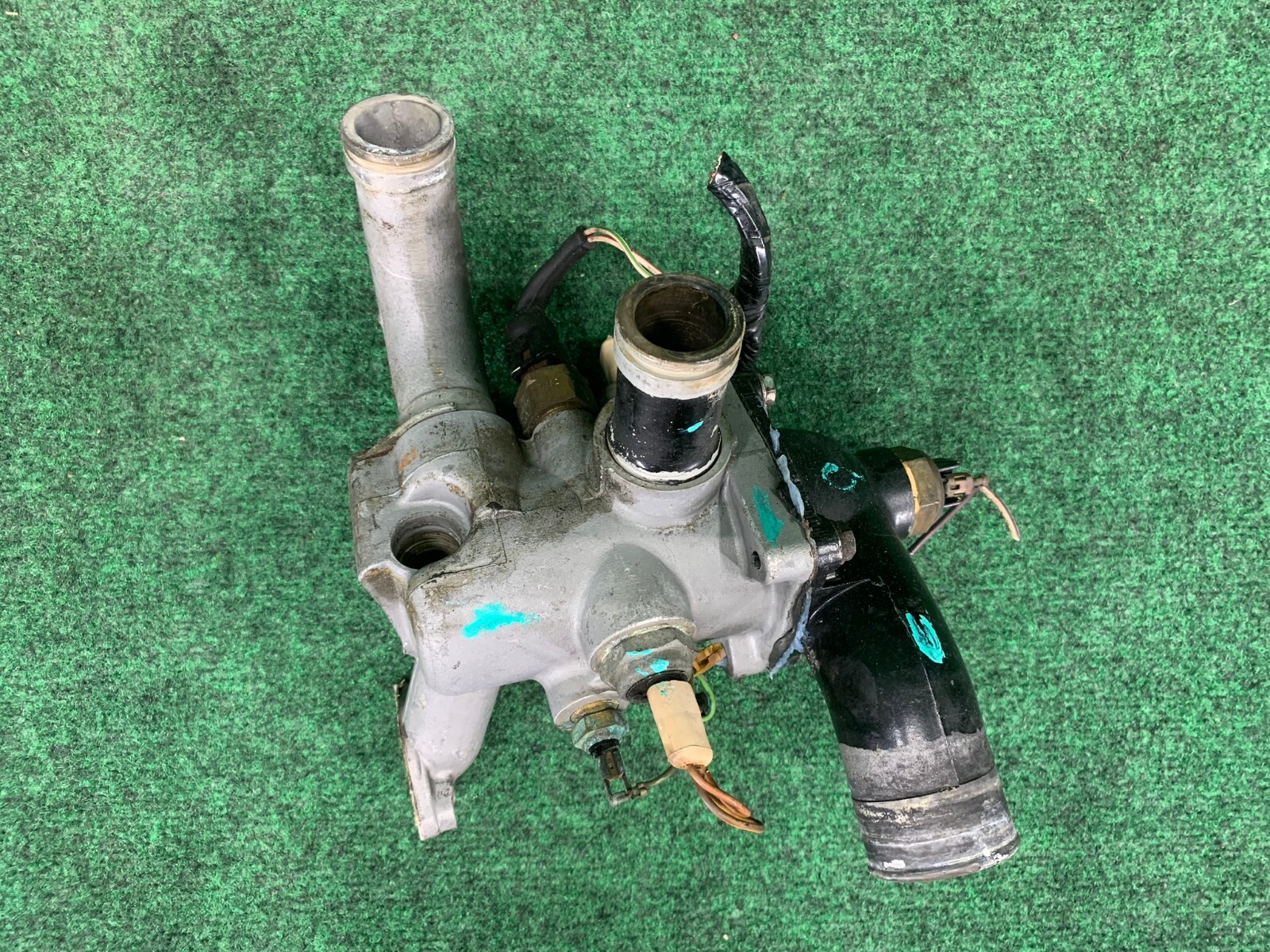 81-98 Rolls Royce Silver Spirit Spur Mulsanne Eight Water Thermostat Housing OEM
