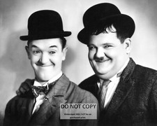 STAN LAUREL & OLIVER HARDY LEGENDARY COMEDY TEAM - 8X10 PUBLICITY PHOTO (AZ668) STAN LAUREL & OLIVER HARDY LEGENDARY COMEDY TEAM - 8X10 PUBLICITY PHOTO (AZ668)