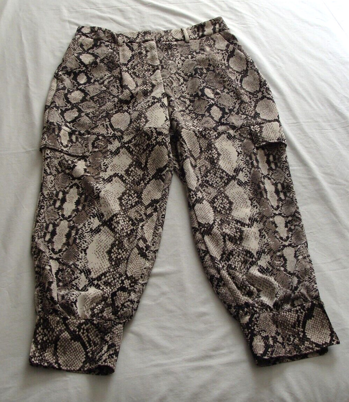 EXPRESS Gray & Black REPTILE Print "Hi Rise ANKLE" JOGGER Style Pant Sz 8 (26 In