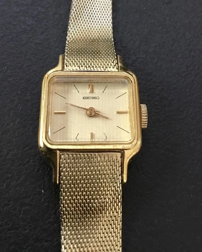 Vintage 1976 Seiko Women’s Watch, Gold Hand-Winding, made in Japan