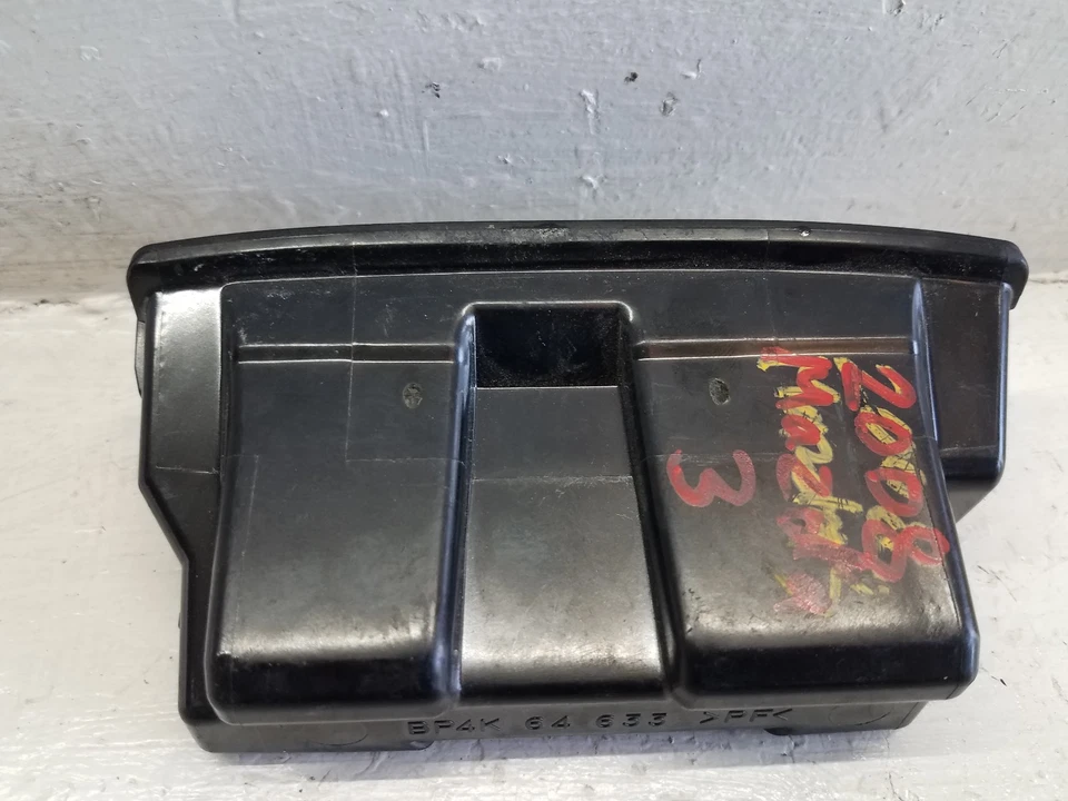 2004-2009年马自达3前灰盘插入托盘(M180) — 第 3/4 张图片