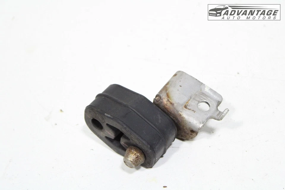 CHRYSLER 300 2008-2023 suspensión aislante tubo escape trasero derecho con soporte OEM Foto 4 de 4