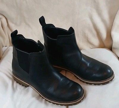 Chaco Chelsea Boots Womens 9 Black Leather Lug Sole Ankle Boots
